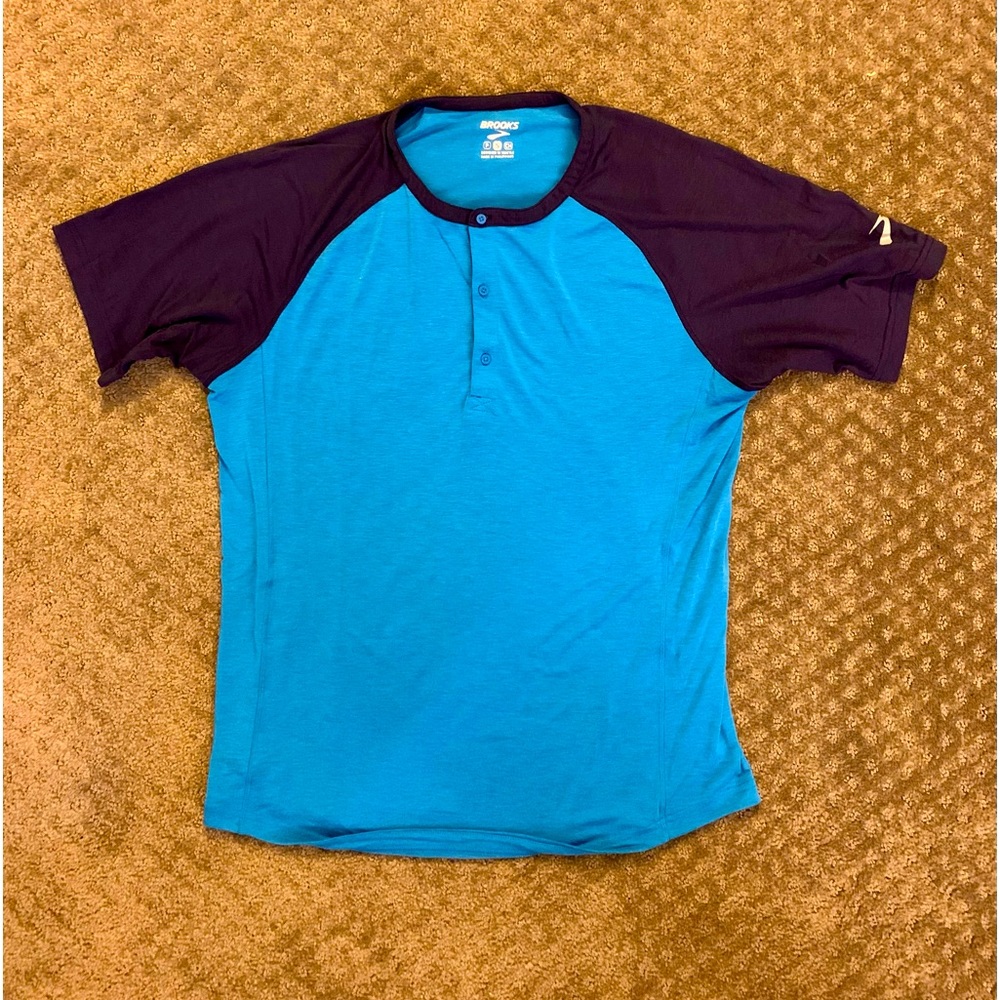 Brooks henley tee (see size note)